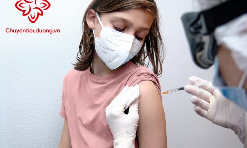 Cảnh báo việc gián đoạn tiêm chủng vắc-xin cho trẻ em vì giãn cách xã hội